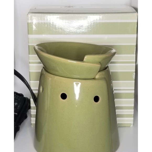 Scentsy Wax Warmer Greenwich Mid Size New in Box - Picture 11 of 12